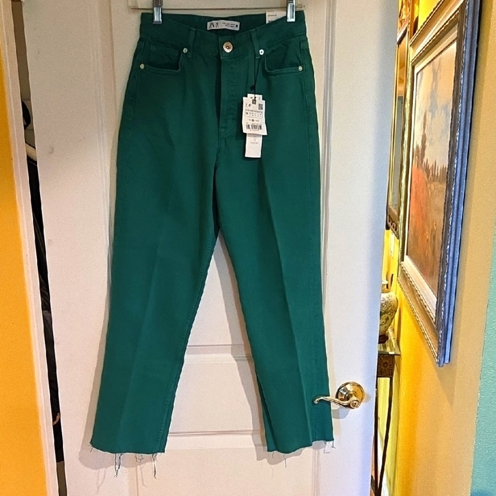Zara Green Ankle Cropped Jeans with‎ Relaxed Fit